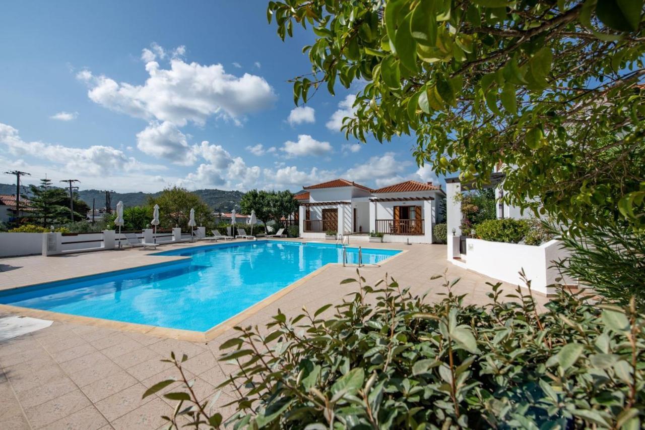 Skopelos Summer Homes ภายนอก รูปภาพ